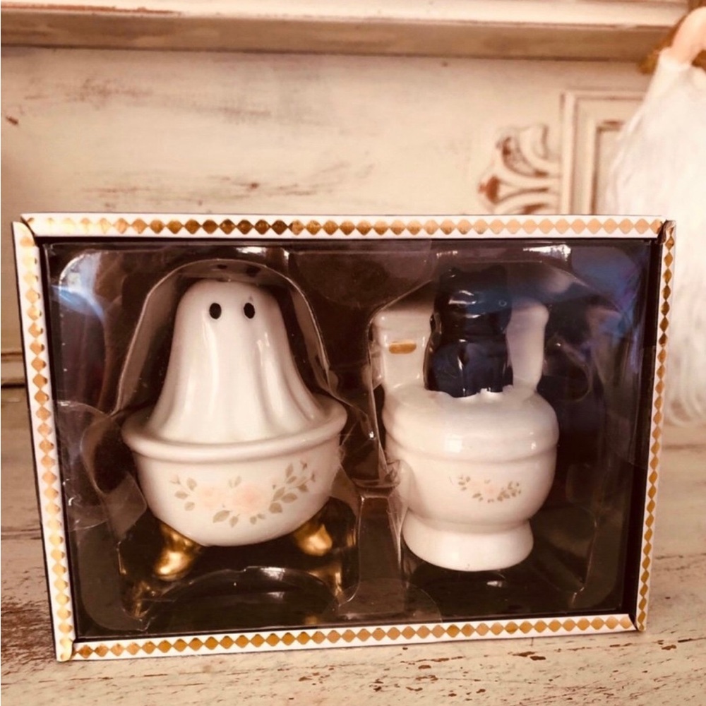 Ceramic Ghost Soap & Toilet Salt & Pepper Shaker Set - White